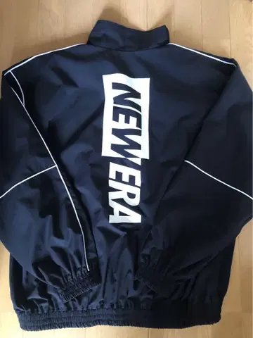 뉴에라 NEWERA 오버 사이즈 파이핑 트랙 자켓