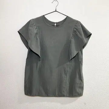 스픽 앤 스팬 슬리브리스 프릴 블라우스