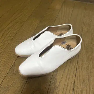 RNA 화이트 슬립온 S