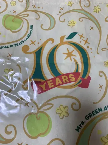 미세스 POP UP 10 YEARS 토트백 화이트