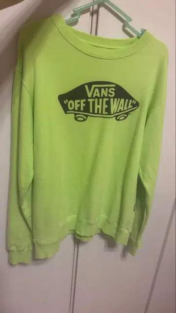 Vans 형광 그린 맨투맨