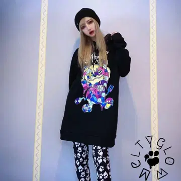 곰 귀가 달린 풀오버 후드티