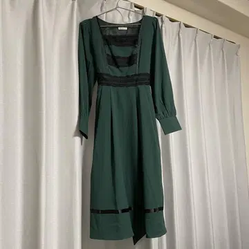 엑시즈팜 클래시컬 원피스 그린