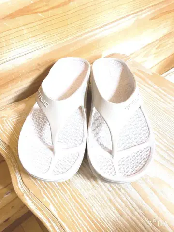 ITELIC 리커버리 샌들 united arrows