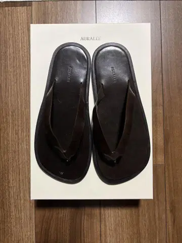 미사용 새상품 뒷면 안감 처리됨 오라리 가죽 통 샌들