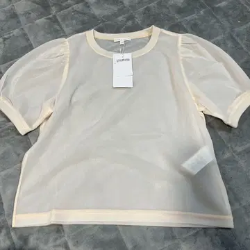 택 포함 새상품 시어 퍼프 슬리브 티셔츠 일본제