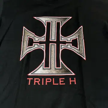 새상품급 TRIPLE H 티셔츠