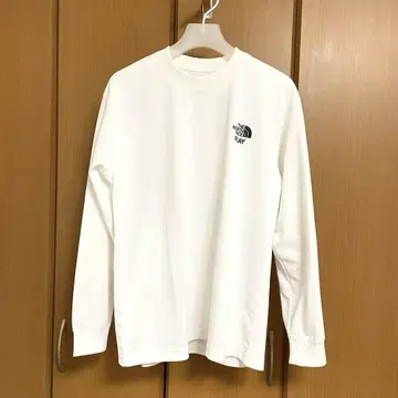 THE NORTH FACE PLAY 한정판 화이트 긴팔 티셔츠