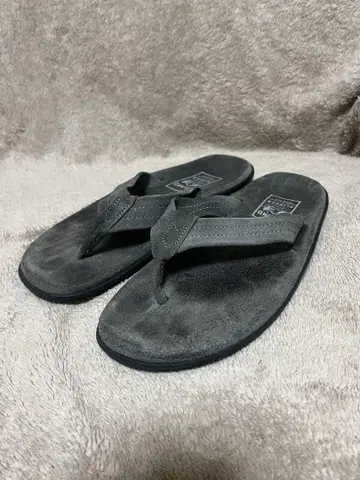 ISLAND SLIPPER 다크 그레이 샌들