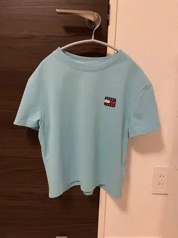 TOMMY JEANS 스카이블루 반팔 티셔츠 S 사이즈