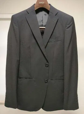 ONLY 블랙 수트