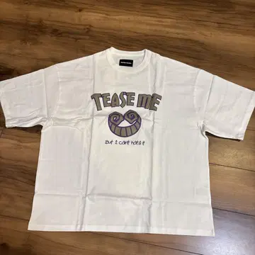 TEASE ME 티셔츠 화이트