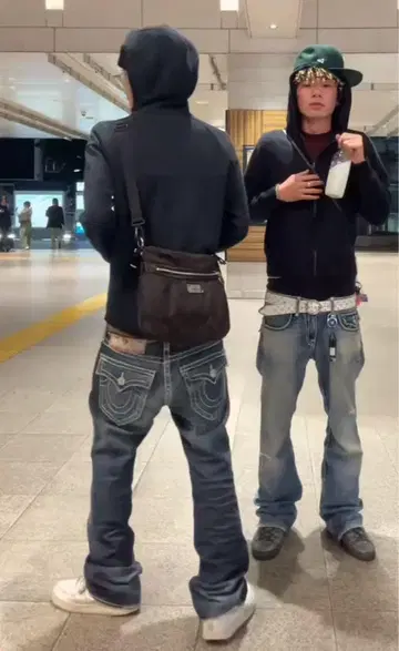 트루 릴리전 플레어 데님