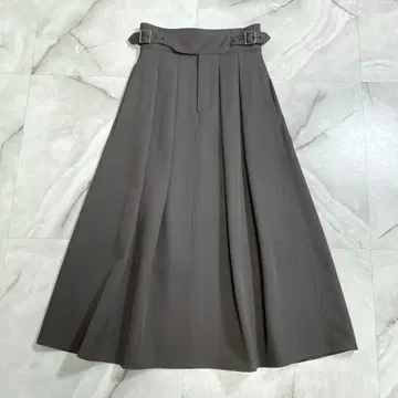 B16140 새상품급 자릴락스 22SS 그루카 스커트 건메탈 그레이 36