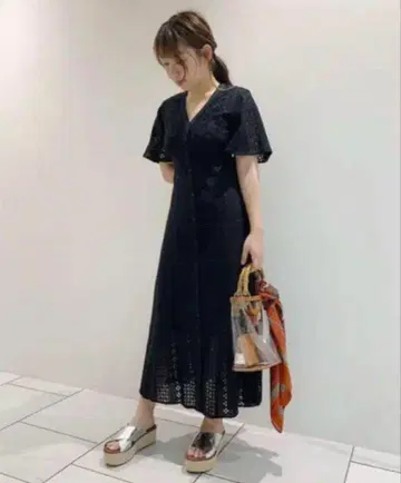 프레이 아이디 V넥 코튼 레이스 원피스 블랙