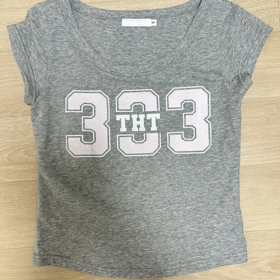 【threetimes】333 scoop tee Tシャツ THREETIMES | 쓰리타임즈 Threetimes 333 Scoop Tee #쓰리타임즈