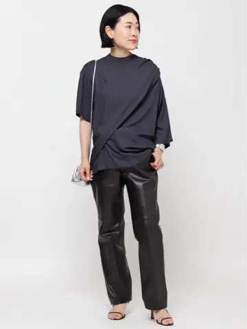LOW CLASSIC 로우 클래식 비대칭 블라우스