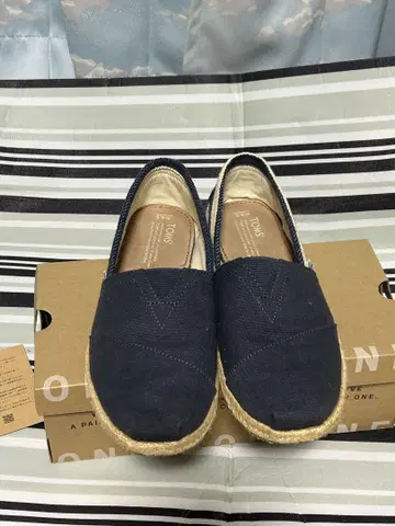 TOMS 톰스 슬립온