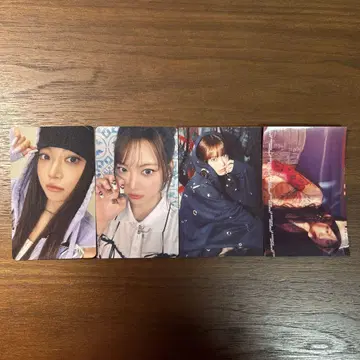포토 카드 세트와 CD 앨범