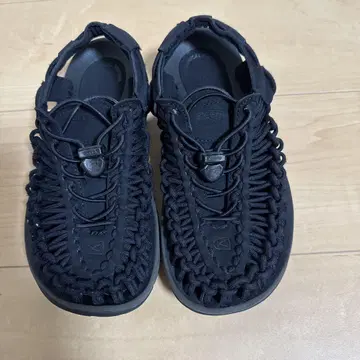 KEEN UNEEK 블랙 24cm