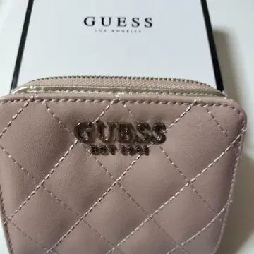 GUESS 핑크 코인 케이스 퀼팅