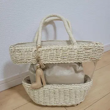 아이보리 스트로우 바스켓백