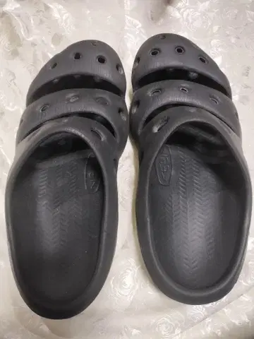 KEEN 요기 블랙