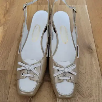 긴자 요시노야 베이지&화이트 22.5cm