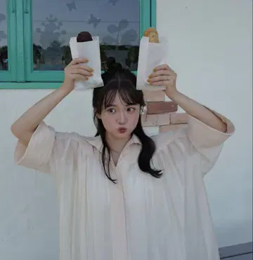 pinue 스티치 헴 시어 원피스 (BUTTER)