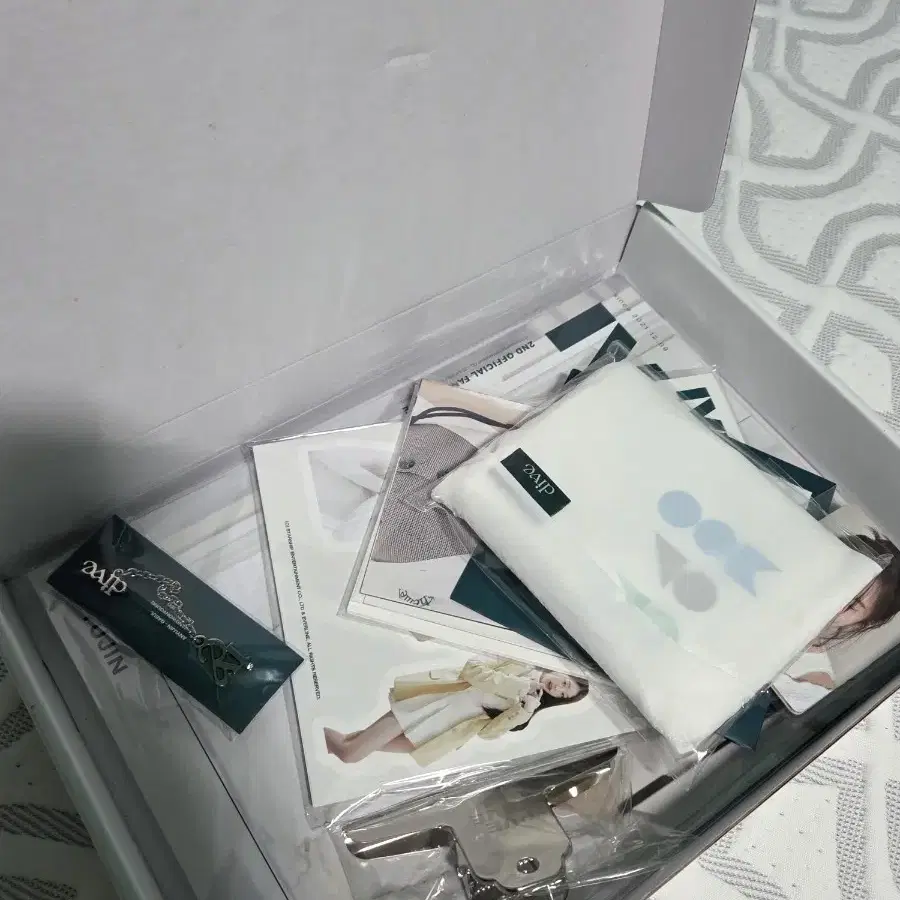 IVE DIVE 2期キット IVE | 아이브 Ive Dive Kit 2nd Gen, simply unsealed, sealed