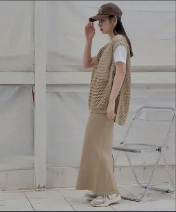 베이지 메쉬 베스트 스커트 셋업
