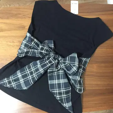 배송비 포함 익명 배송 미사용 택 포함 뷔스티에 티셔츠 리본 블랙 검정