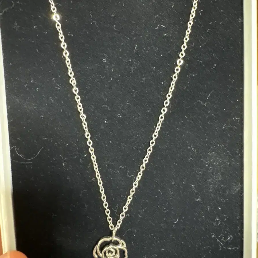 ZEROBASEONE | 제로베이스원 Rose necklace zb1 Zerobaseone md