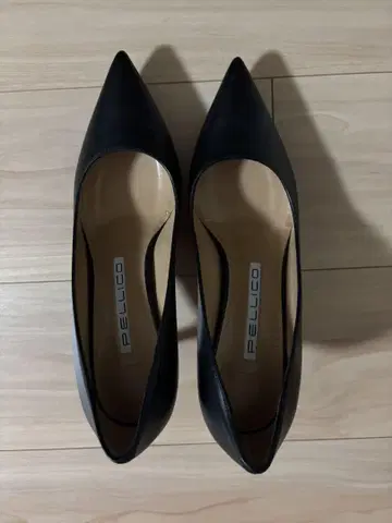 PELLICO 블랙 스틸레토 펌프스 사이즈 37.5 힐 6.5