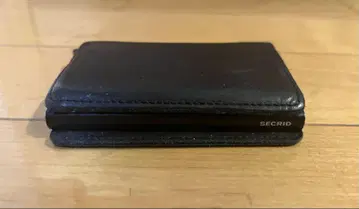 SECRID 매트 블랙 접이식 지갑 슬림 타입
