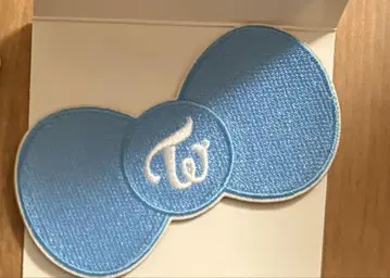 TWICE THIS IS FOR 랜덤 와펜 스티커 파랑 리본