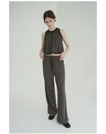 미사용 새상품 CLANE PILE LINE PANTS 브라운