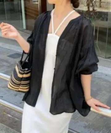 콜라주 개럴개런트 라미 2WAY 시어 블라우스 블랙