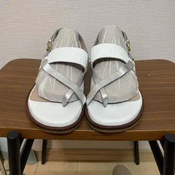 화이트 실버 플립플랍