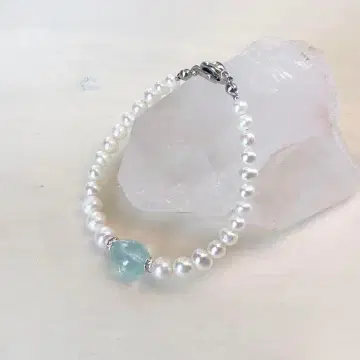 아쿠아 마린과 담수 진주 블레스