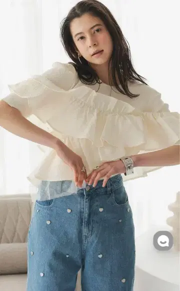 Donoban 자카드 프릴 하프 슬리브 아이보리