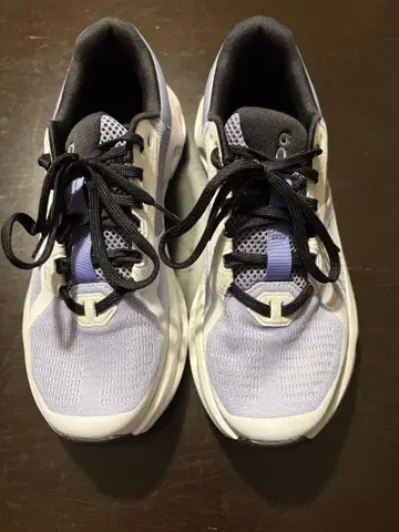 on cloudrunner 2 우먼