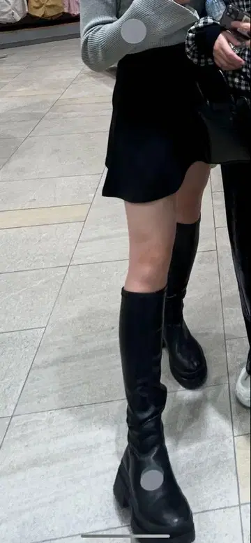 블랙 가죽풍 롱 부츠 통굽