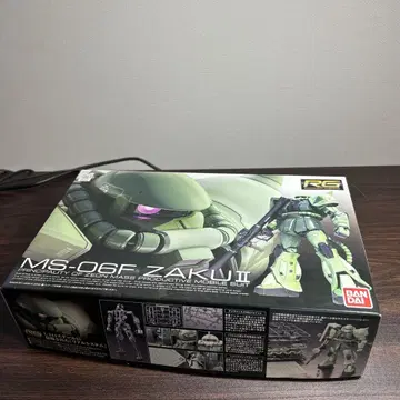 반다이 RG MS-06F 자쿠 II 1/144 건담 프라모델