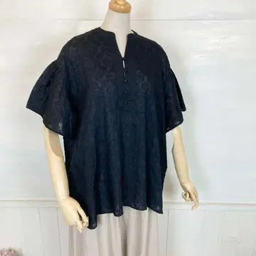 YARRA 컷 자카드 블라우스