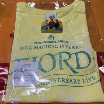 Mrs. GREEN APPLE 피요르드 글리터 로고 티셔츠 크롭