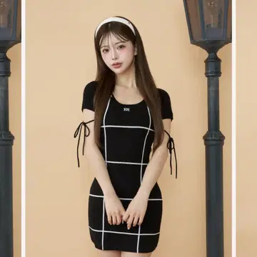 Darich 백 오픈 스티치 니트 미니 원피스