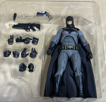 MAFEX 배트맨 배트맨 vs 슈퍼맨 저스티스의 탄생