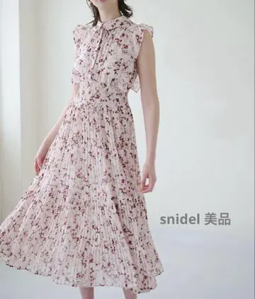 snidel 프릴 플리츠 원피스 핑크 베이지