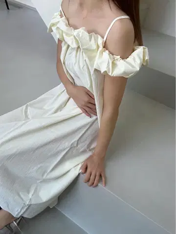 프릴 오프숄더 원피스